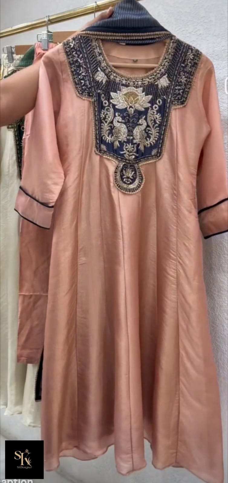 Royal Grace – Pure Tissue Silk Handwork Set