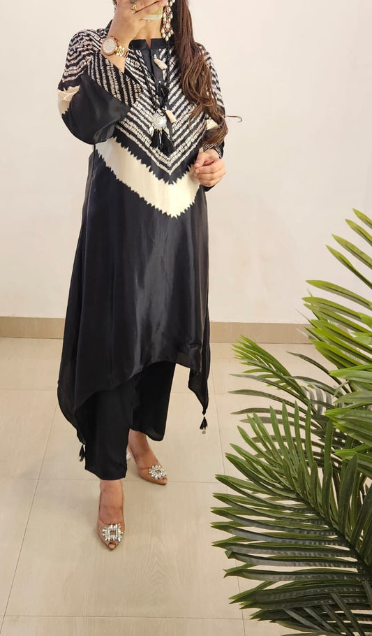 Shibori Charm – Pure Gajji Silk C-Cut Kurta Set (Black)